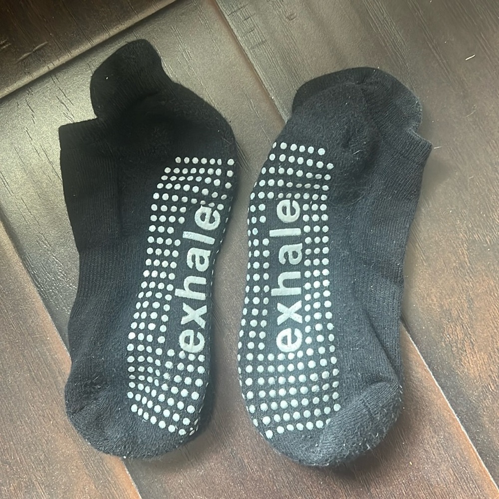 Exhale Black Barre Socks